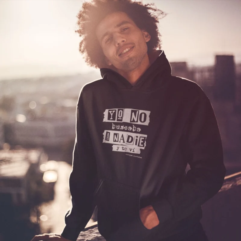 Buzo unisex con frase de canción de Fito Páez – “yo no buscaba a nadie y te vi